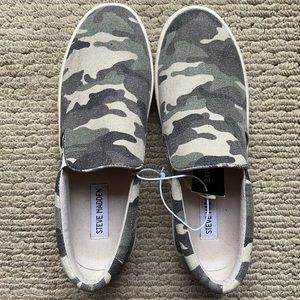 Steve Madden Slip On Army Shoes